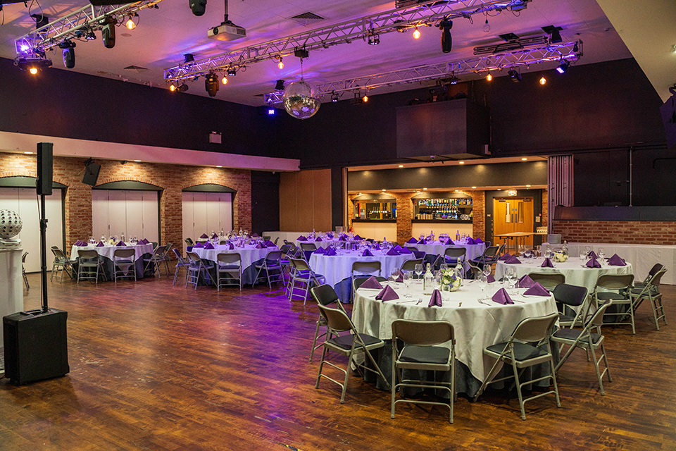 Venue 1 with a banquet setup, allowing attendees to make connection throughout dinner.